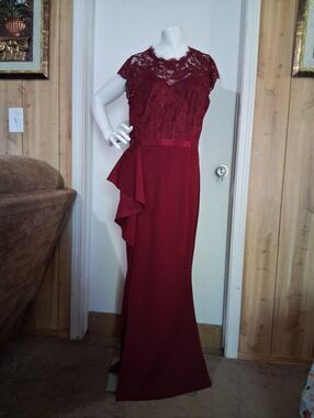 Missmny Elegant Lace Top Burgundy Evening Gown Size L Preowned